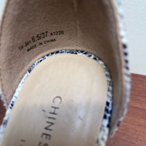 Like NEW Chinese Laundry Snake Skin Pattern block heels S 6.5/37 - Picture 6 of 13